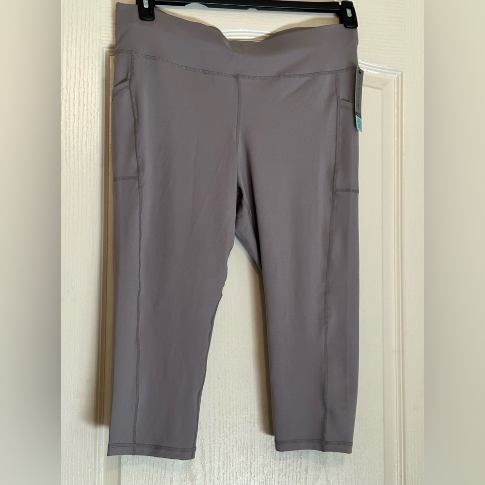 Ideology yoga performance grey knee length pants. New! Has pockets! size 1x